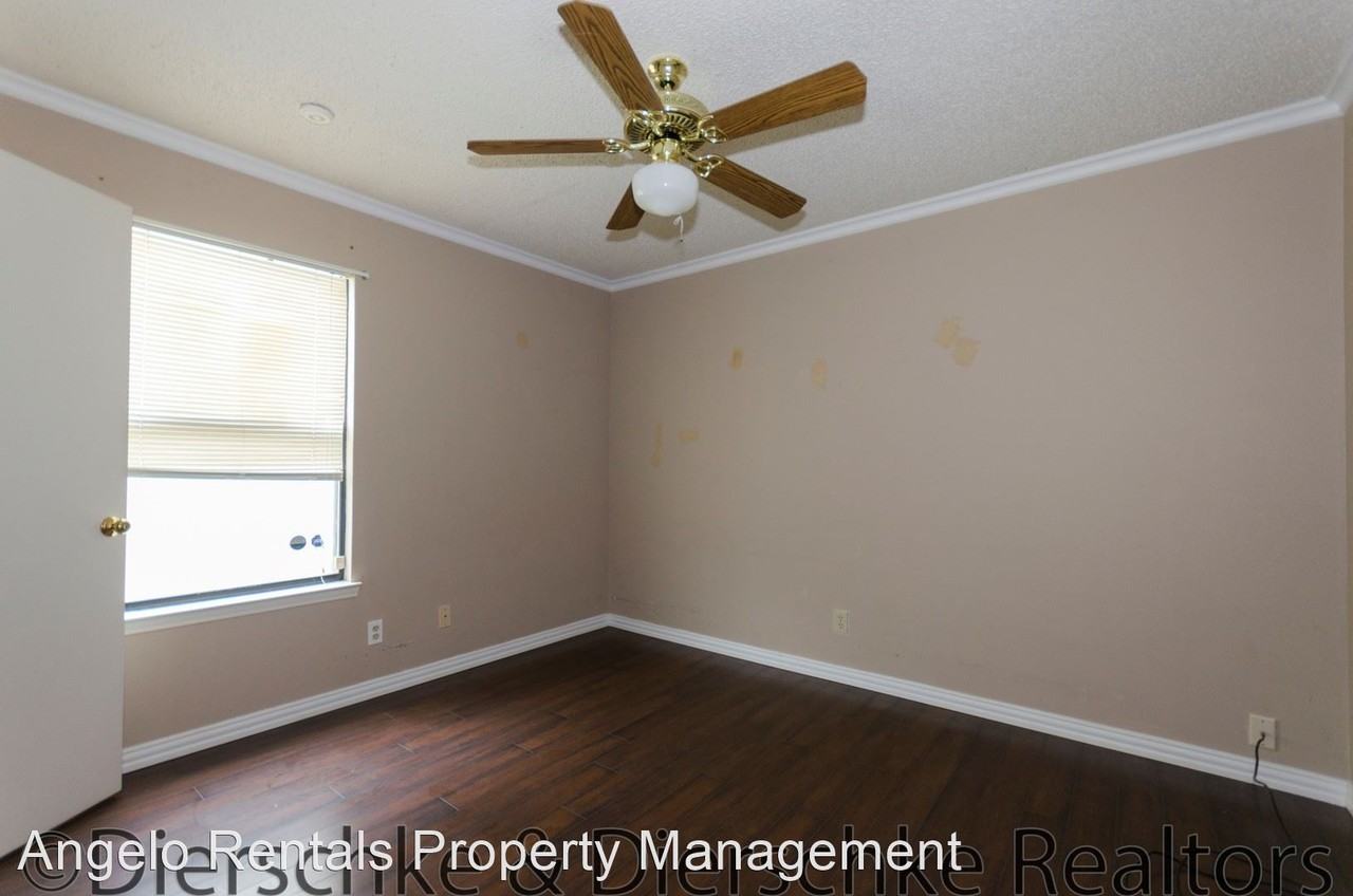 1121 Todd Ln - Photo 2 of 8