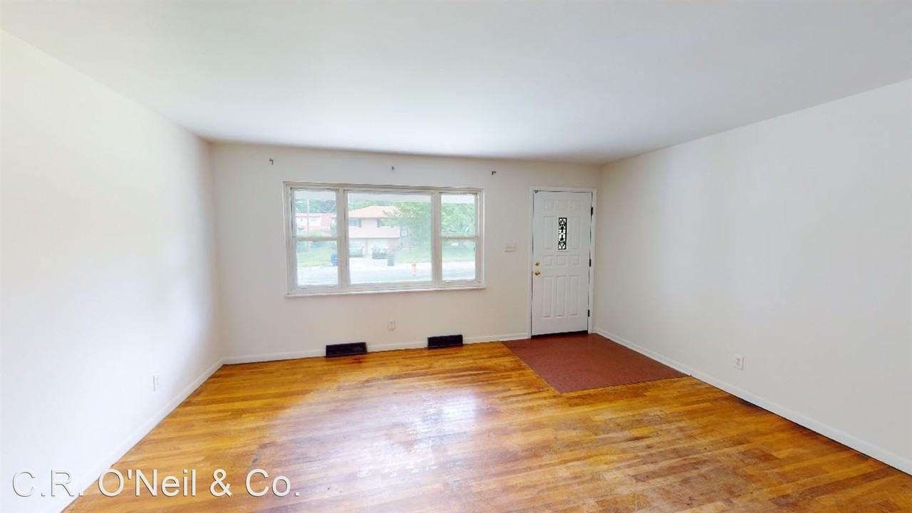 1235 Saling Dr - Photo 3 of 50