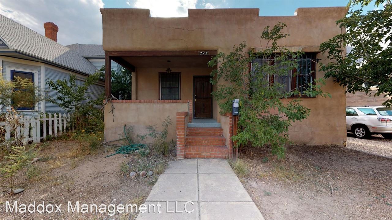 223 High St Ne - Photo 2 of 27