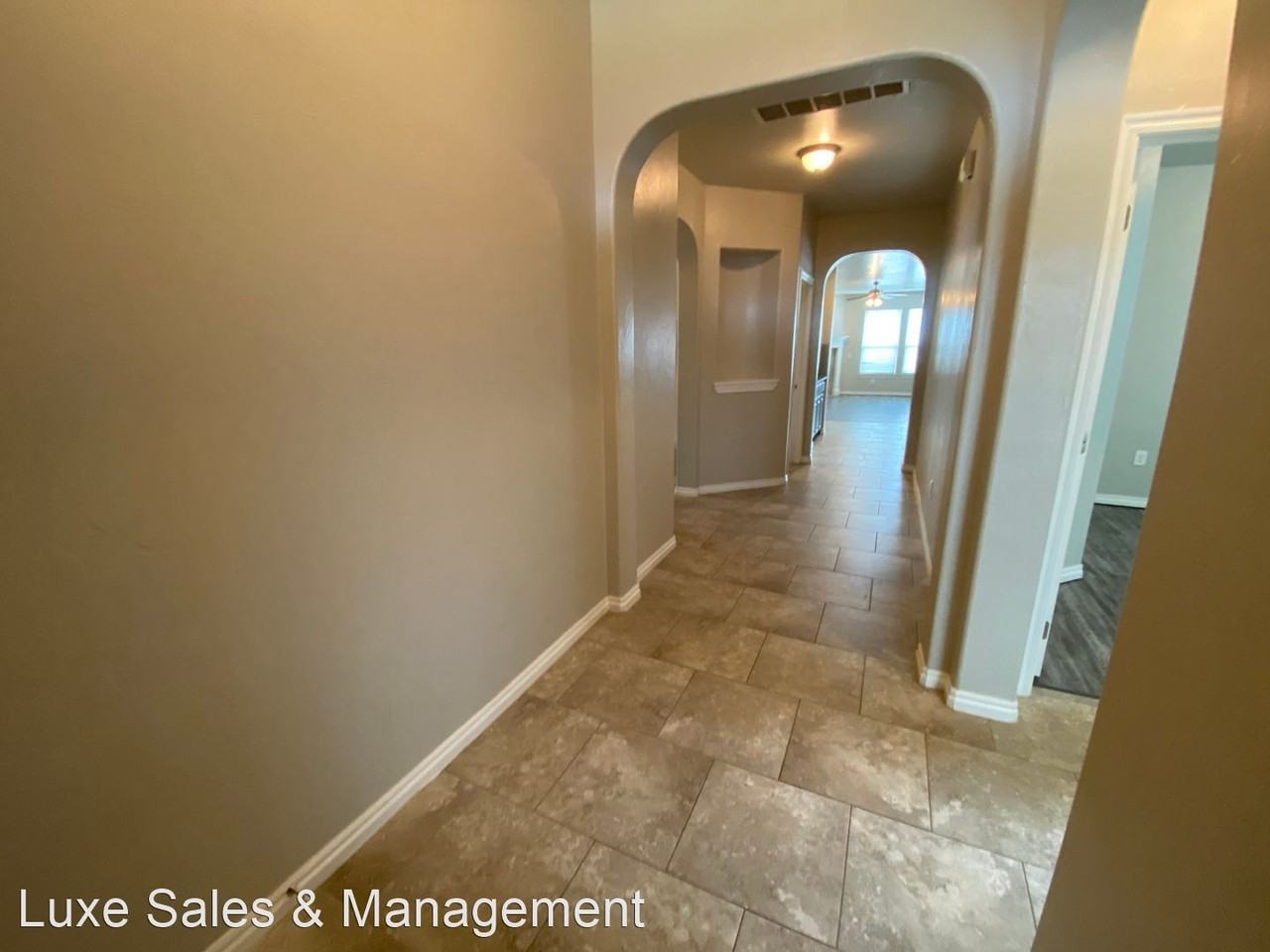 3408 Sadie Dr - Photo 3 of 31