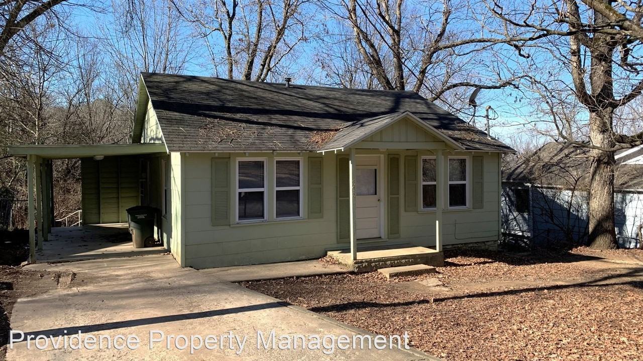 395 N Assembly Dr - Photo 2 of 7