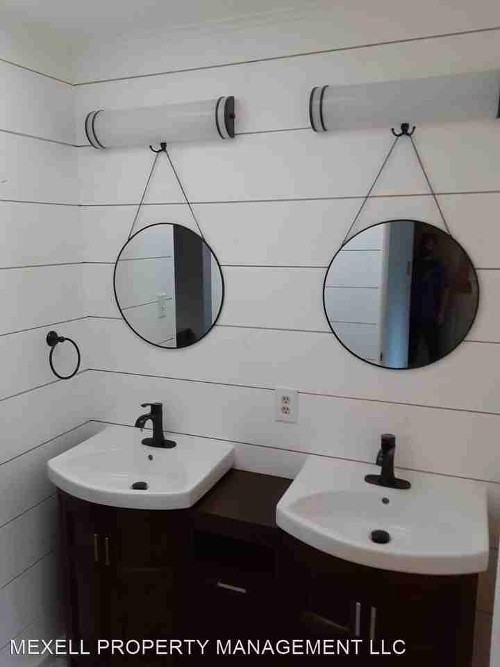 1337 Barclay Dr - Photo 3 of 11