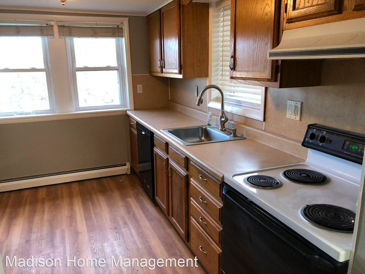 327 Delong Ave - Photo 3 of 24