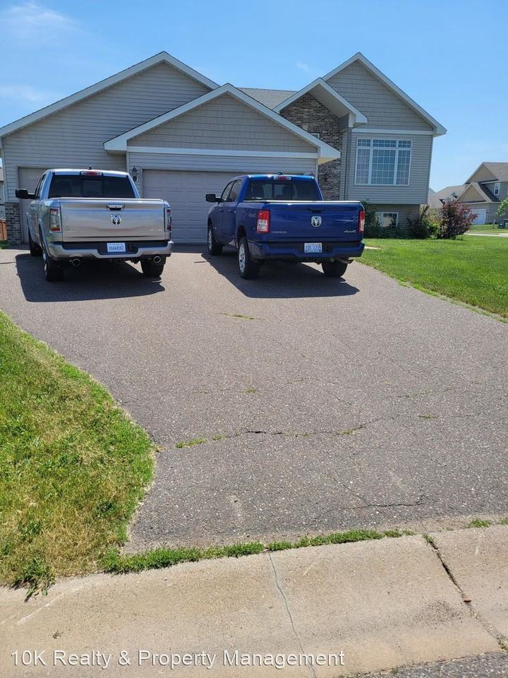 5200 Kalenda Ct Ne - Photo 2 of 4