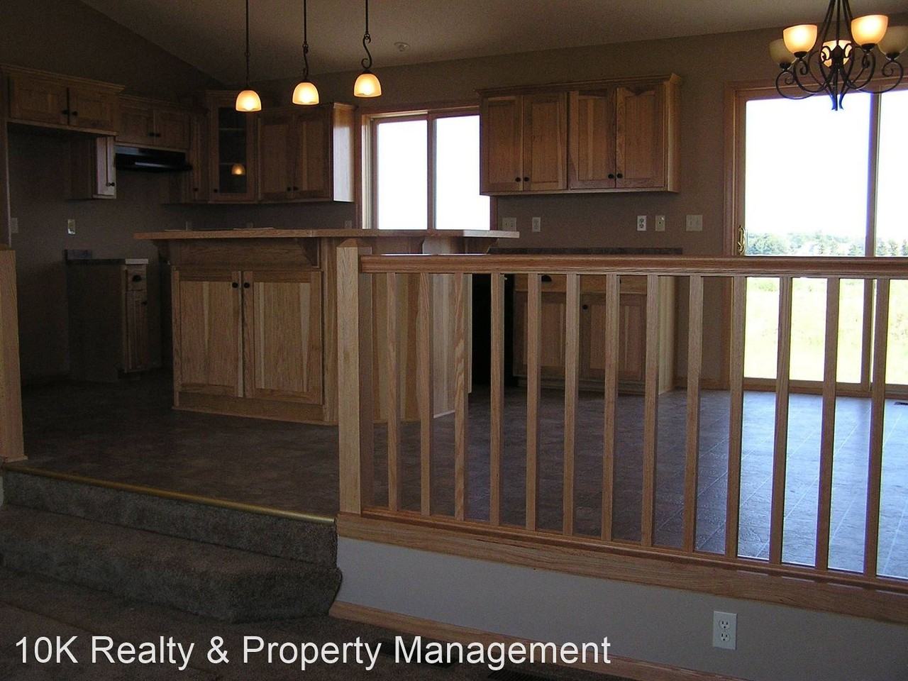 5200 Kalenda Ct Ne - Photo 3 of 4