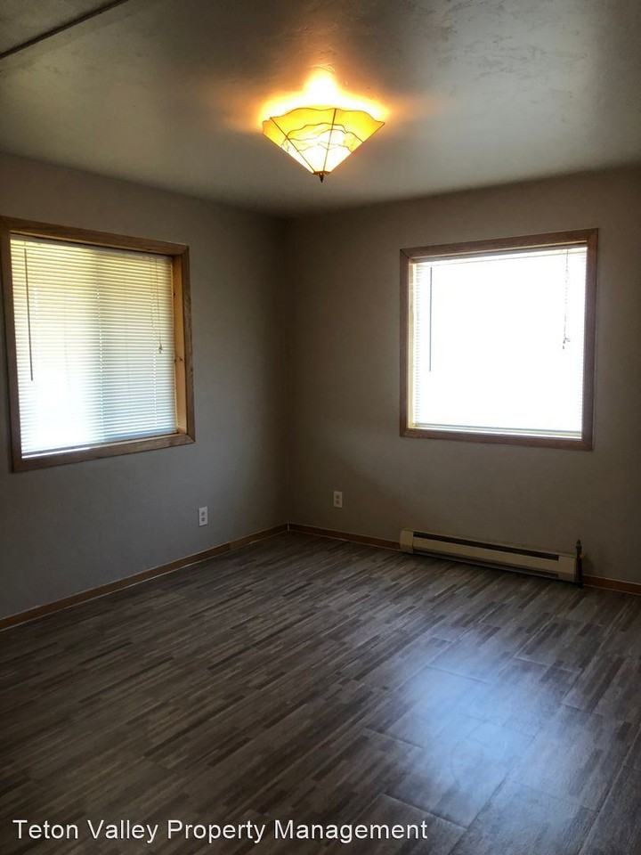 720 Easy St - Photo 2 of 11