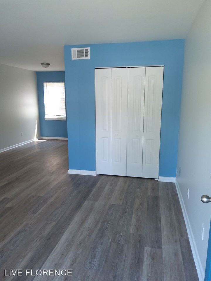 Live Florence Apartments - Photo 2 of 32