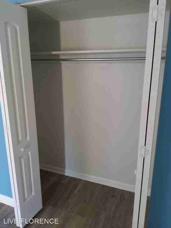 Live Florence Apartments - Photo 3 of 32