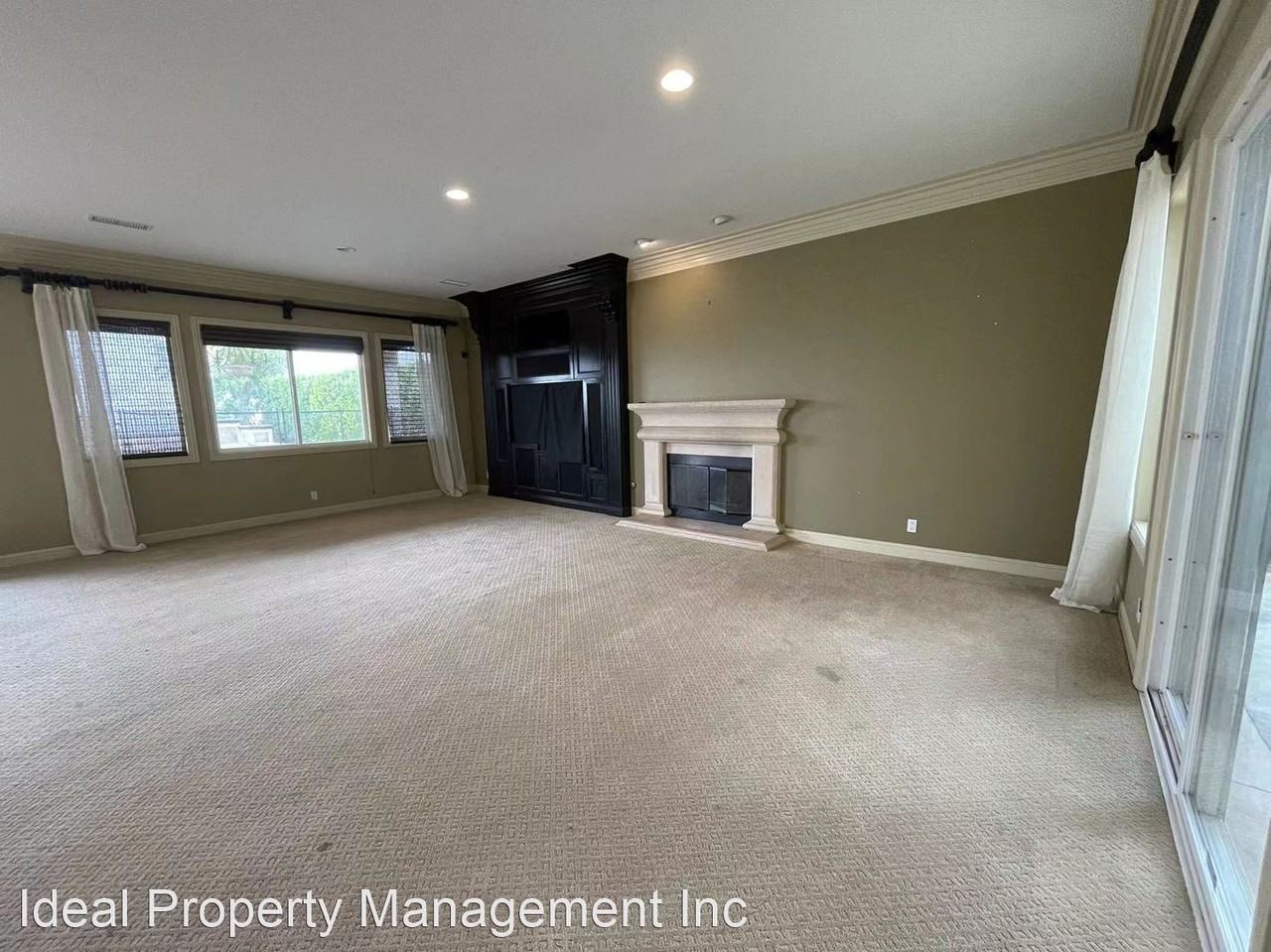 4045 Humboldt Ln - Photo 2 of 11