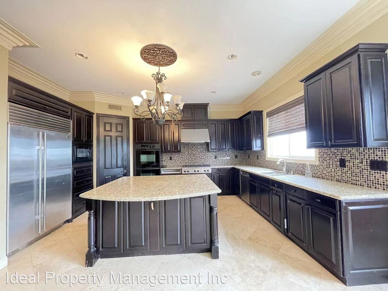 4045 Humboldt Ln - Photo 3 of 11