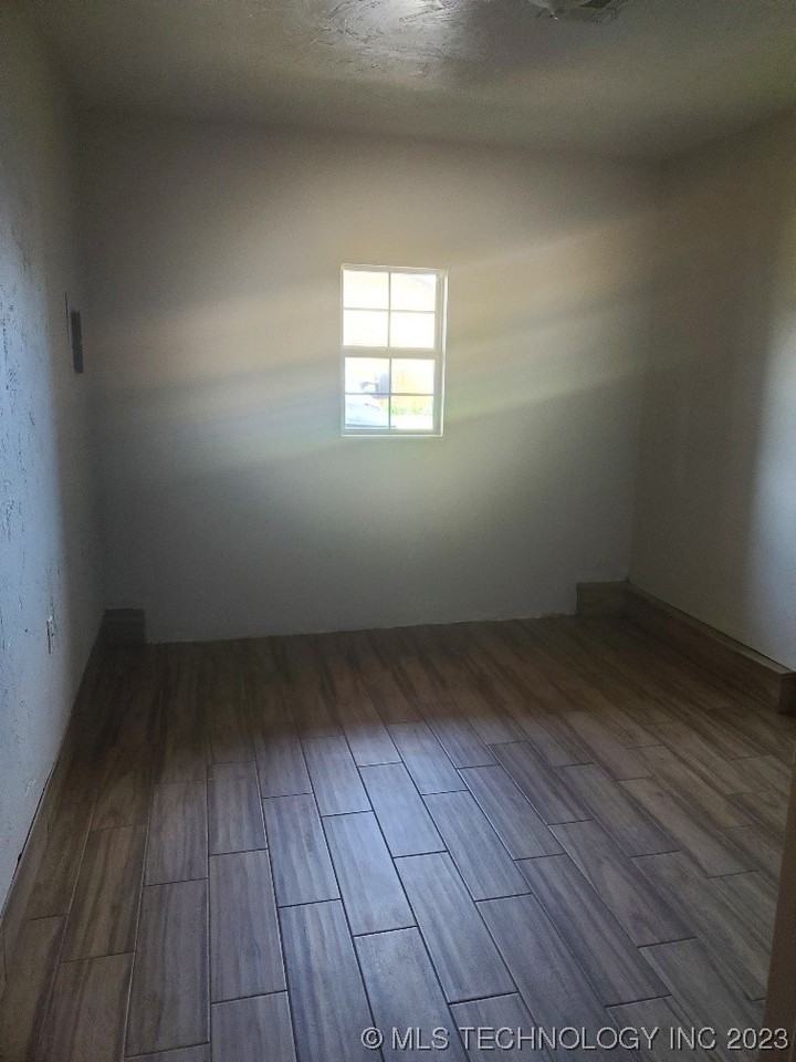 14207 S Hickory Pl - Photo 2 of 8