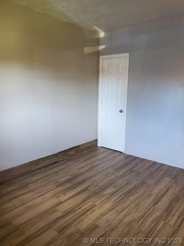 14207 S Hickory Pl - Photo 3 of 8