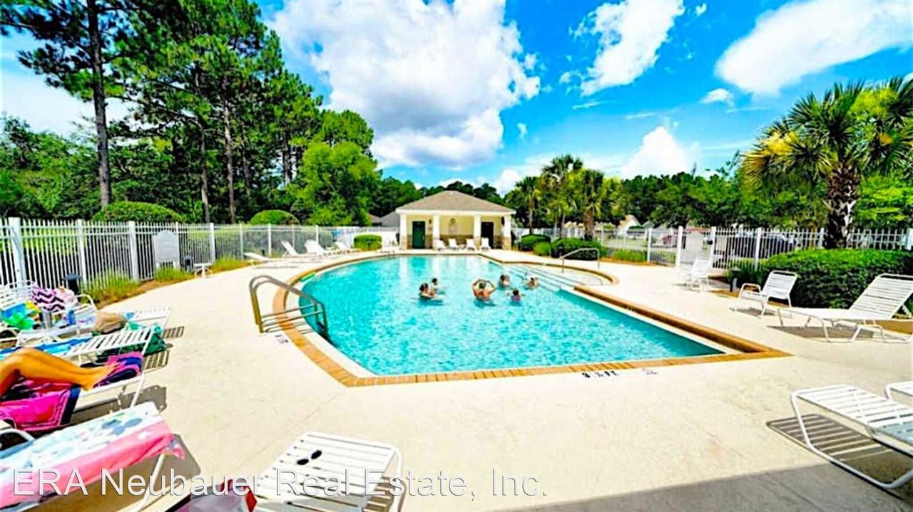 3227 Azalea Cir - Photo 2 of 18