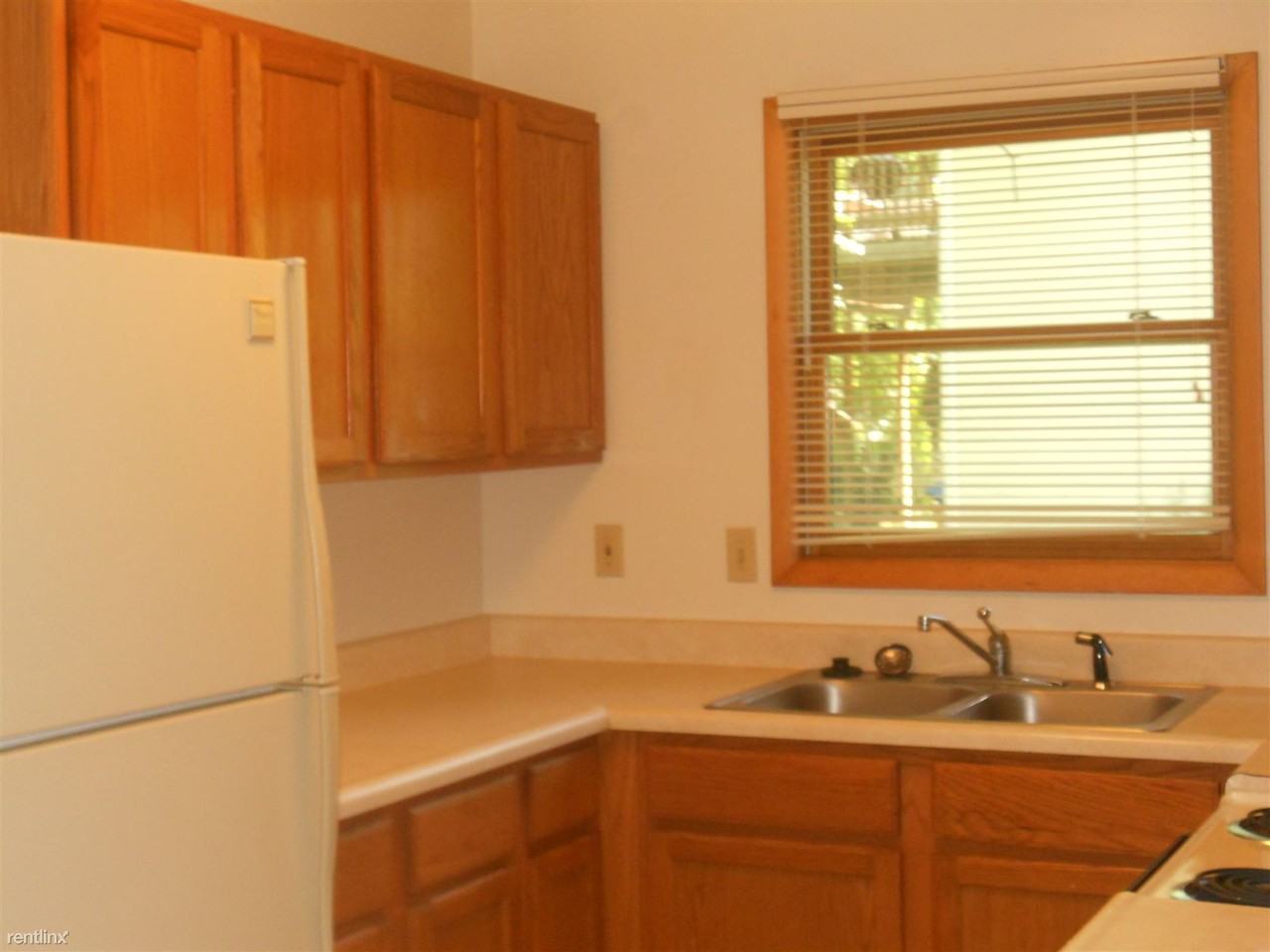 1239 E Miller Dr - Photo 2 of 15