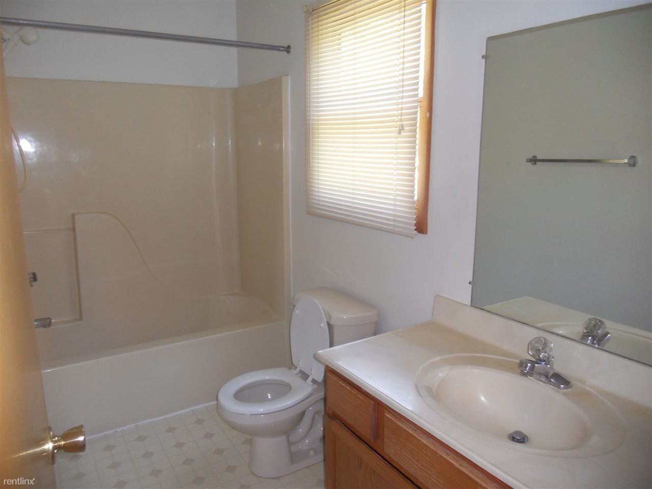 1239 E Miller Dr - Photo 3 of 15