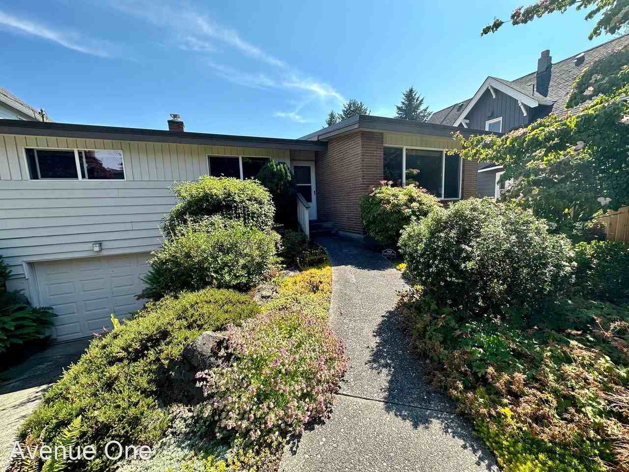 3507 Ne 43rd St - Photo 2 of 50