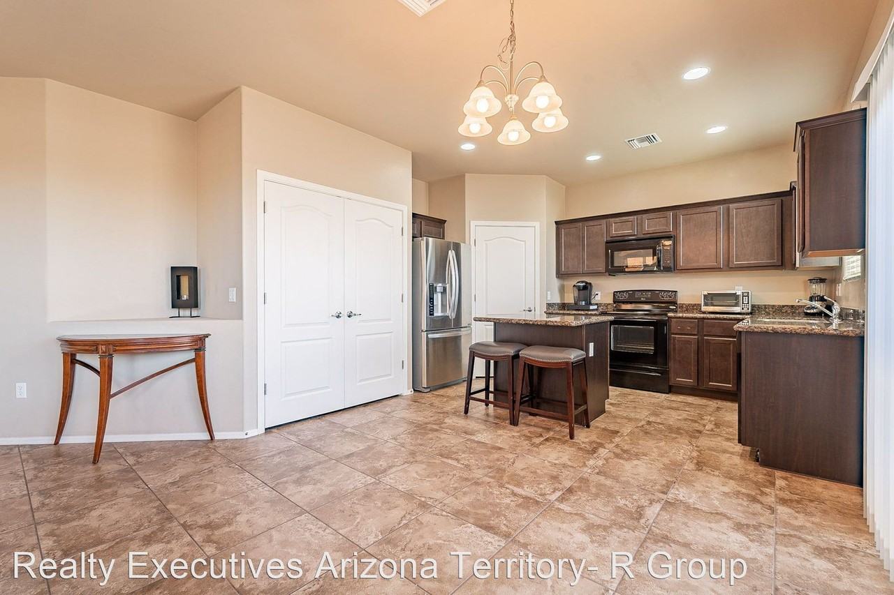 3830 E 3rd Street - Photo 3 of 31