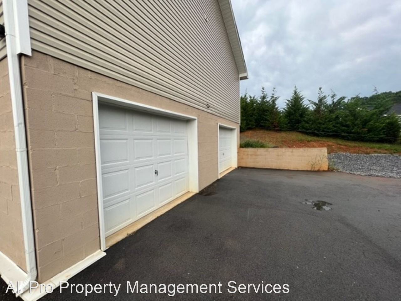 1409 Snapp Rd - Photo 3 of 19