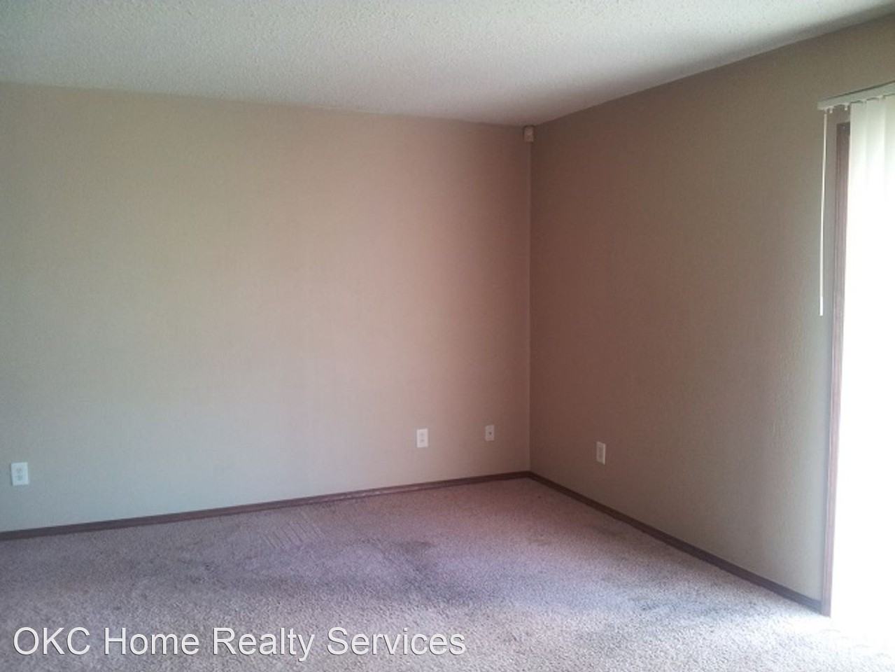 11711 N Francis Ave - Photo 3 of 6