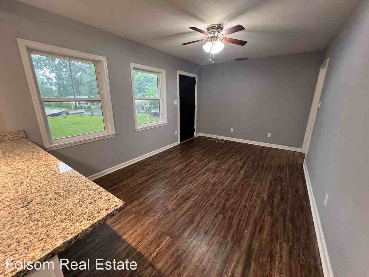 714 Simmons St - Photo 2 of 10