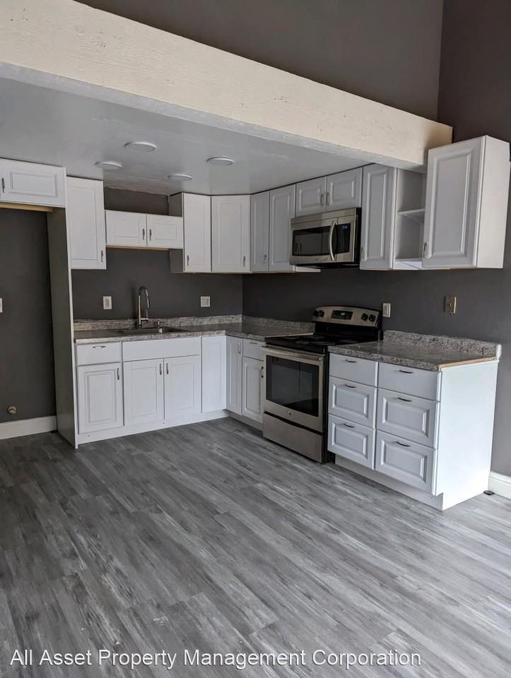 3424 Viking Dr - Photo 2 of 4