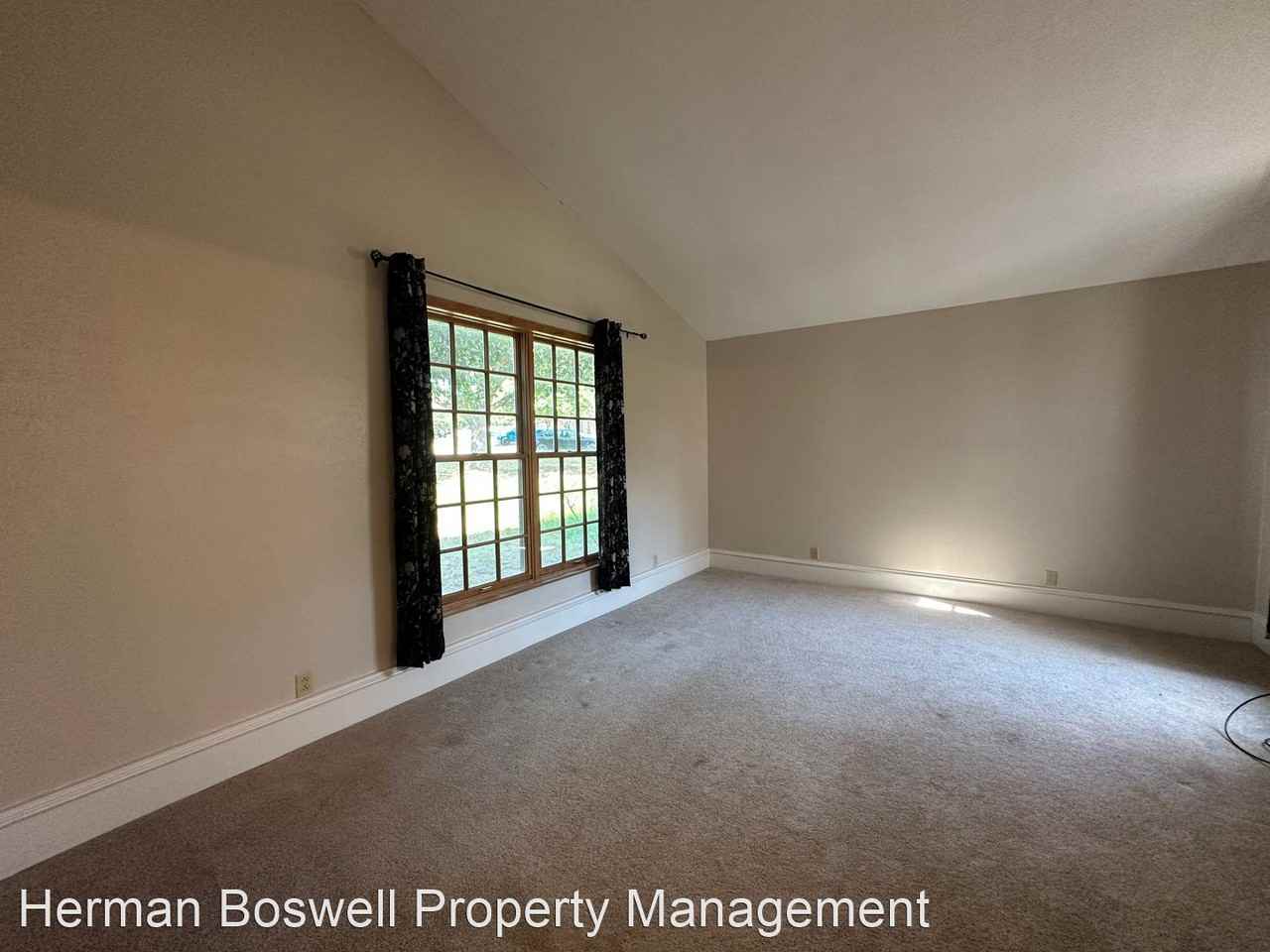 324 Overcrest Dr - Photo 3 of 21