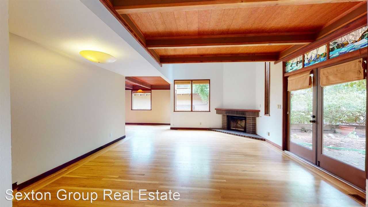 1084 Tevlin St - Photo 3 of 20