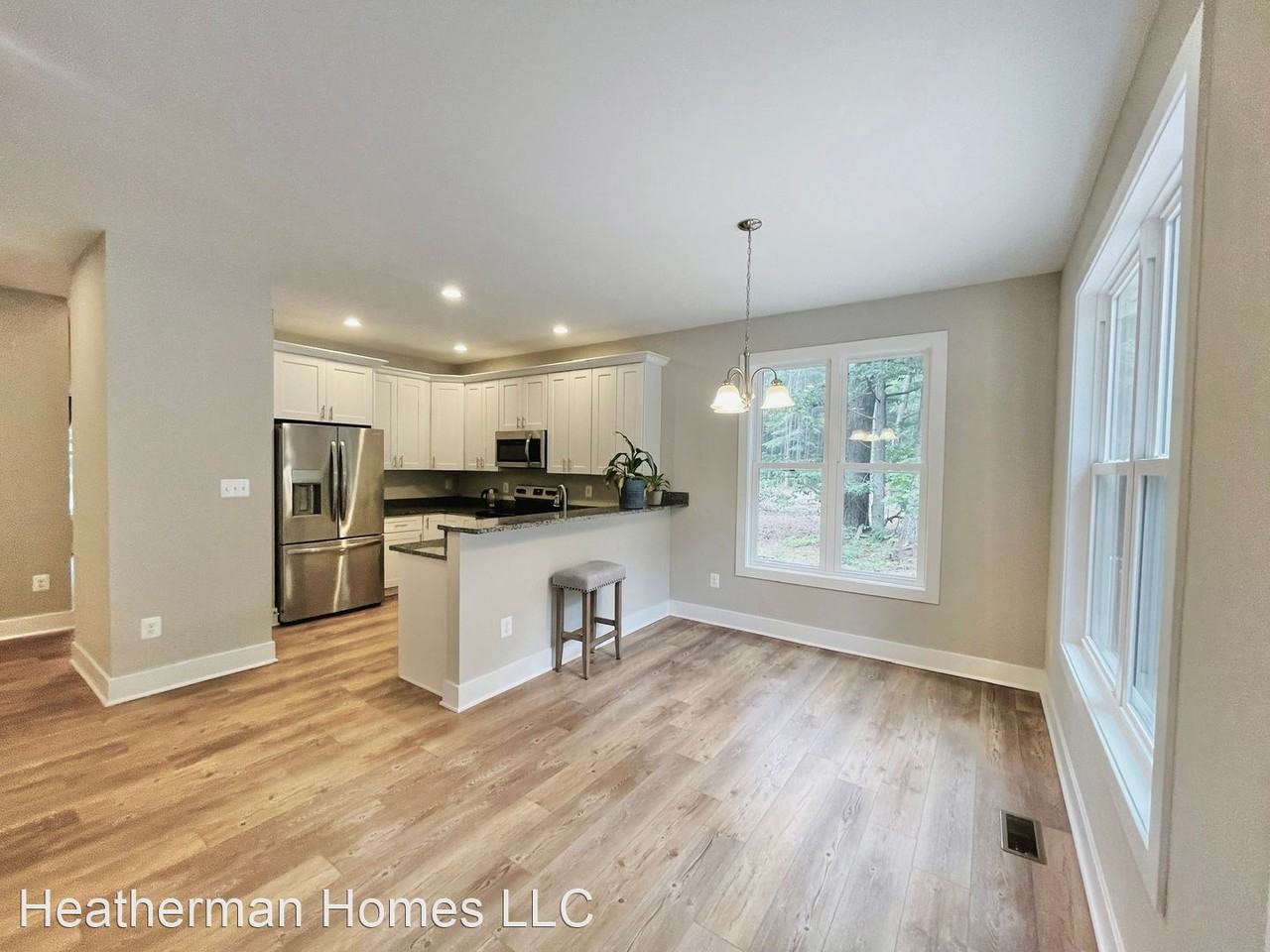 136 Lighthouse Ln - Photo 3 of 23