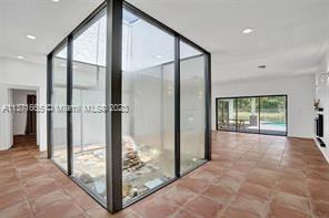 16610 Royal Poinciana Ct