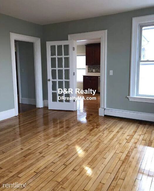 8 Patten St #1 - Photo 2 of 10