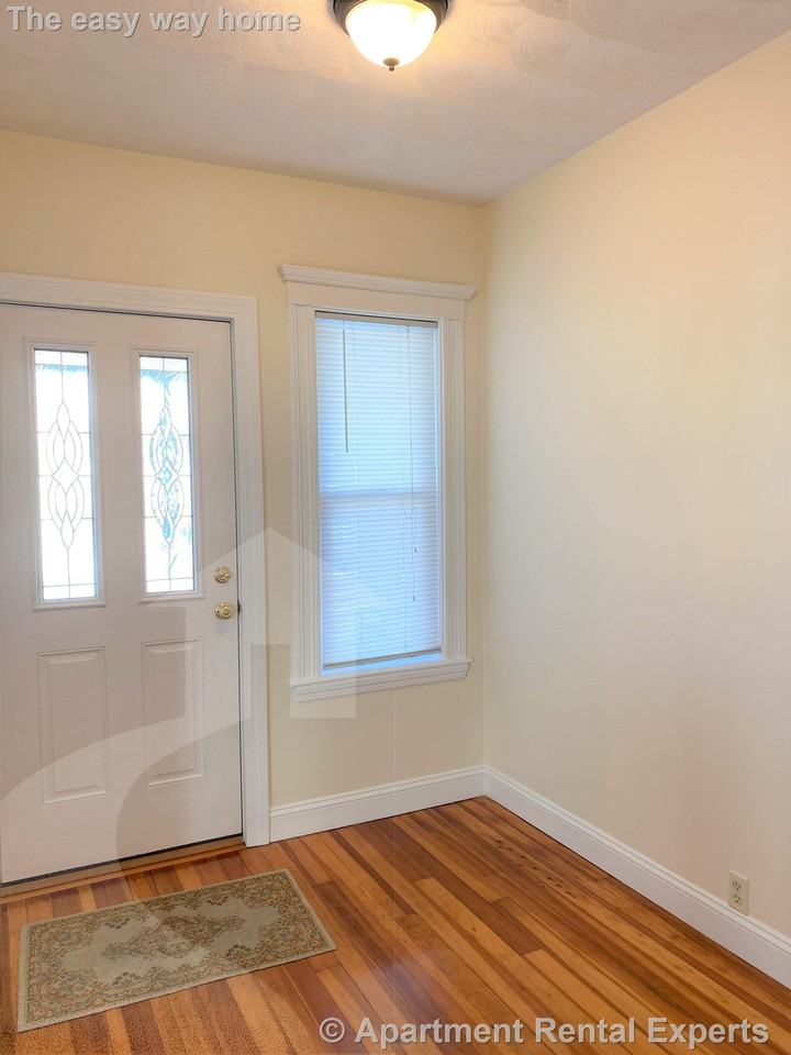 190 Harvard St #1 - Photo 3 of 9