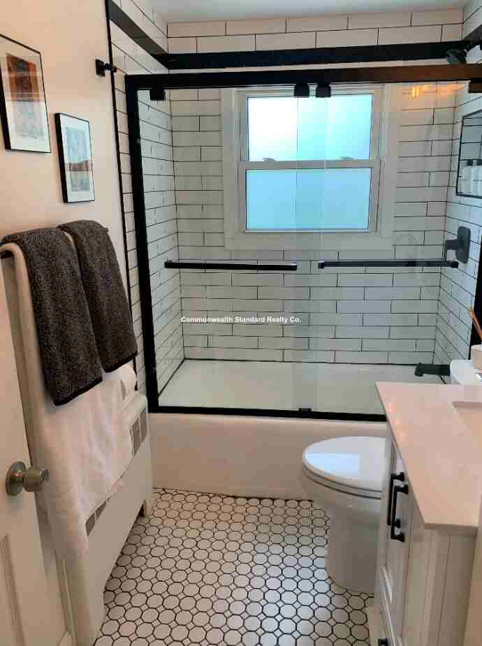 53 Gale St - Photo 3 of 37