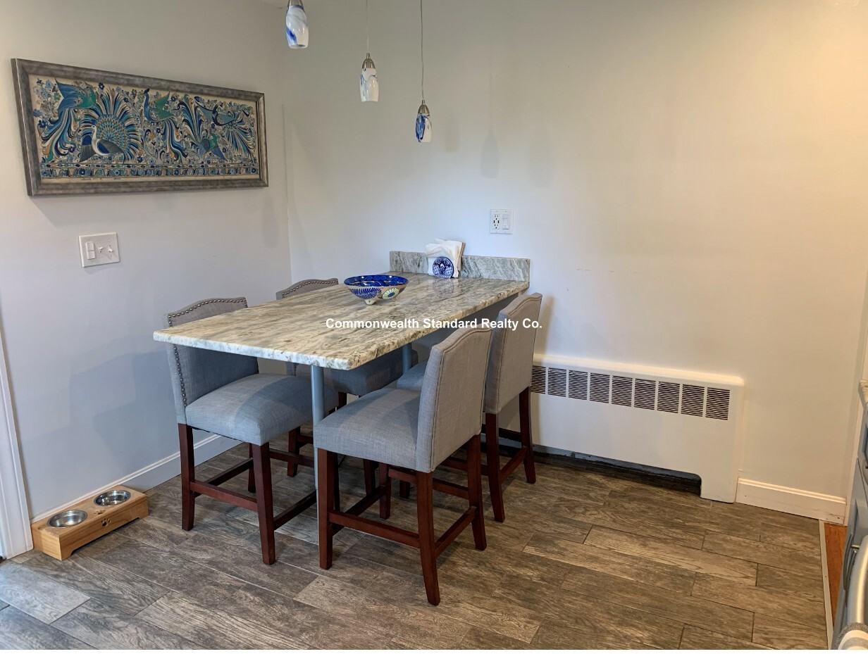 53 Gale St - Photo 4 of 37