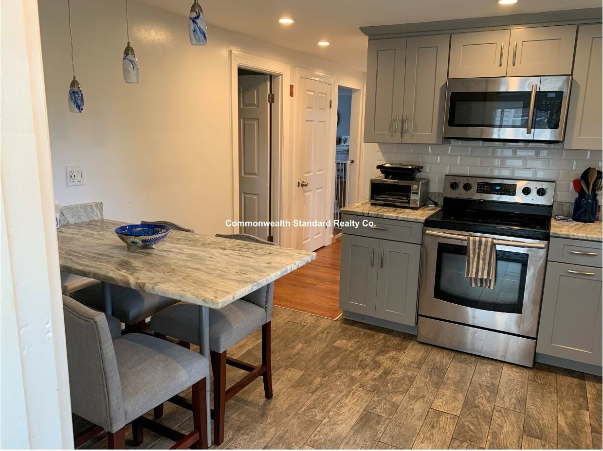 53 Gale St - Photo 5 of 37