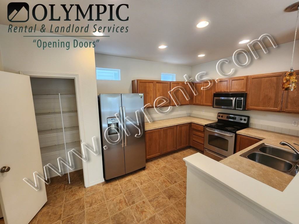 4337 Mckinley St Ne - Photo 2 of 41