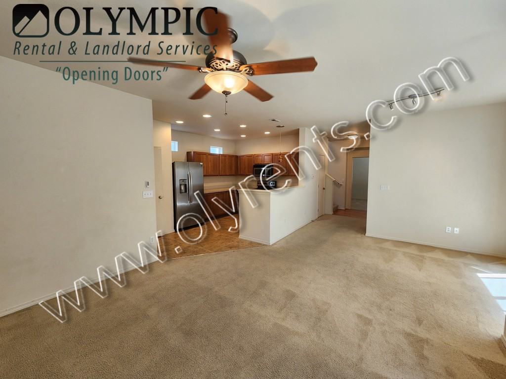 4337 Mckinley St Ne - Photo 3 of 24