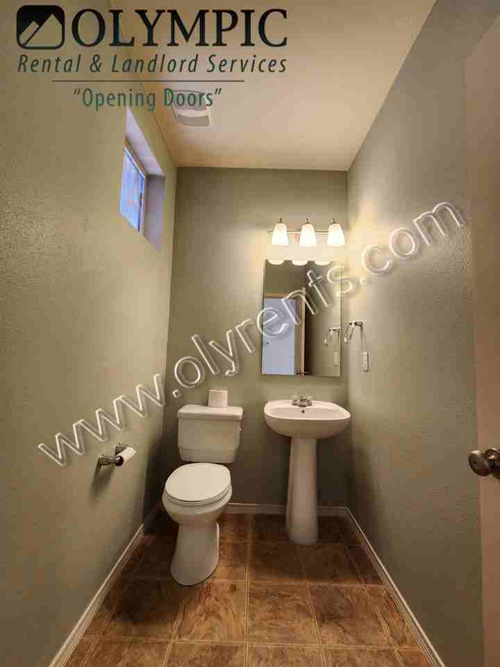 4337 Mckinley St Ne - Photo 7 of 24