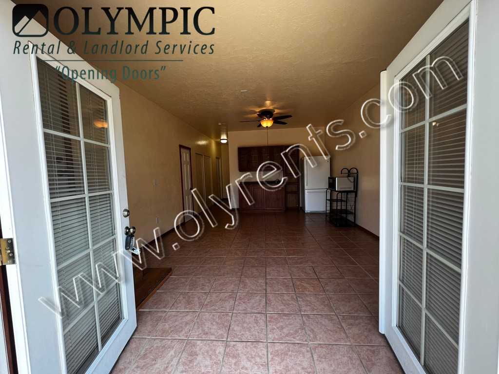 3456 Moore St Se - Photo 3 of 10