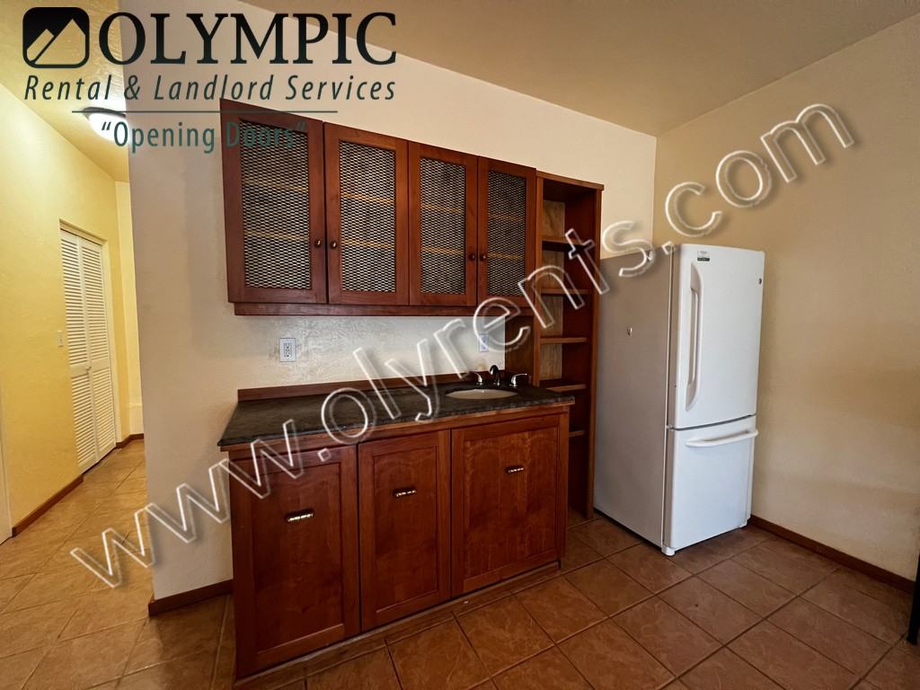 3456 Moore St Se - Photo 2 of 10