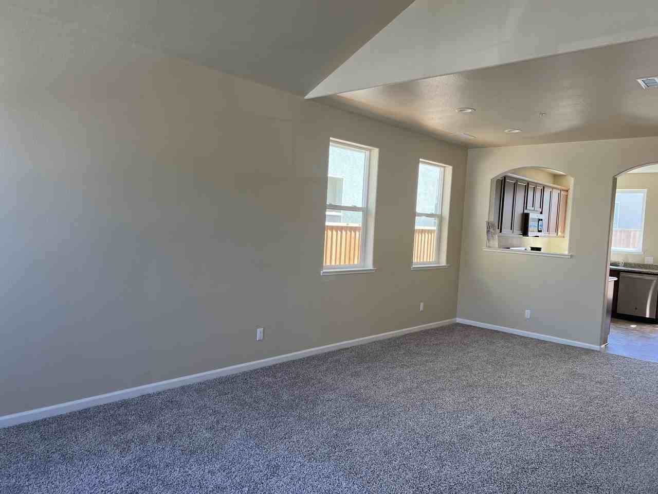 17 Pepper Tree Ct - Photo 3 of 7