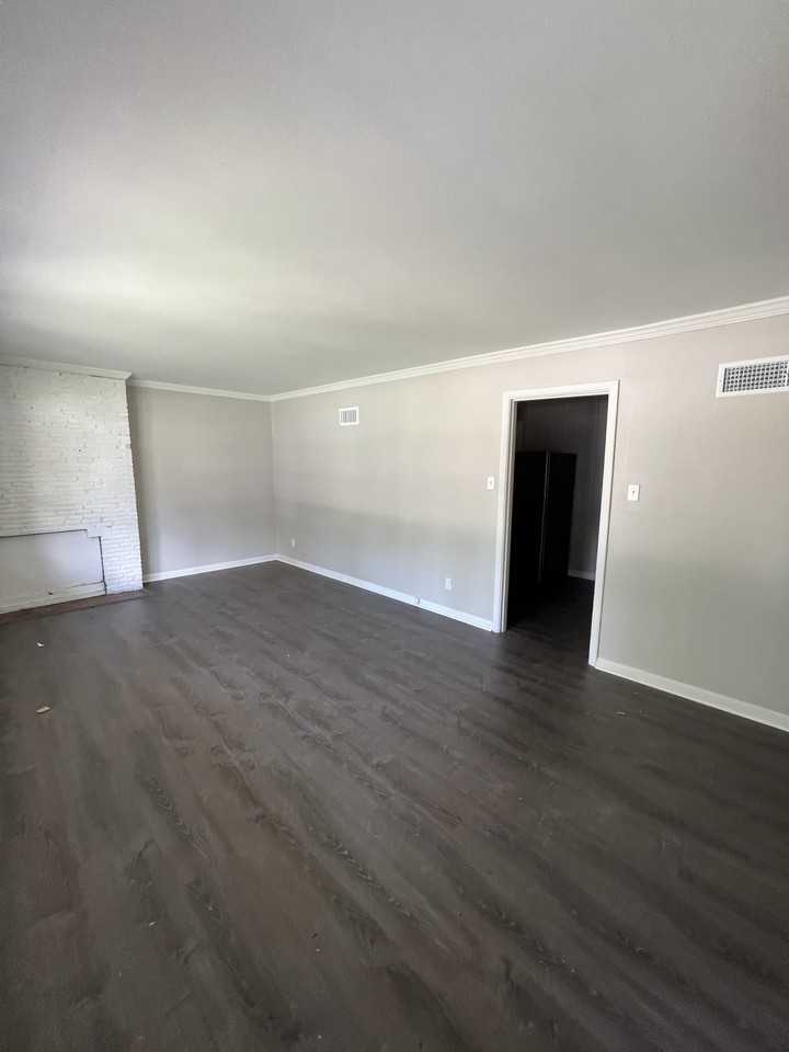 9709 Holtwood Rd - Photo 2 of 8