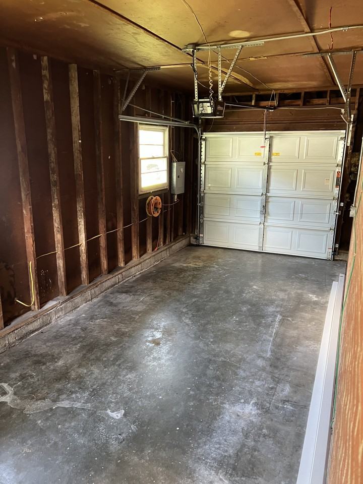 9709 Holtwood Rd - Photo 3 of 8