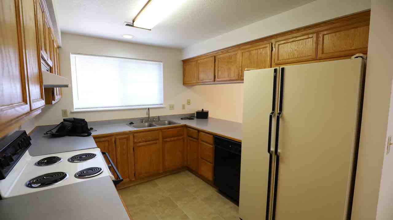 724 Sw Larch Rd - Photo 7 of 9