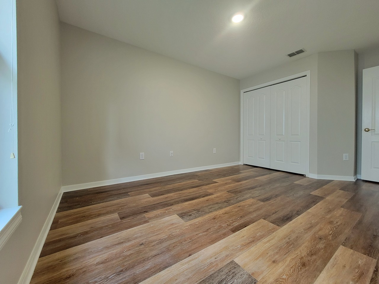 16221 Nottingham Park Way - Photo 5 of 50