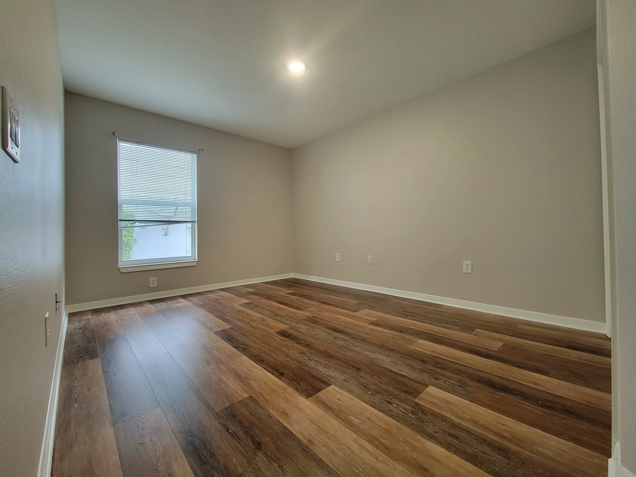 16221 Nottingham Park Way - Photo 6 of 50