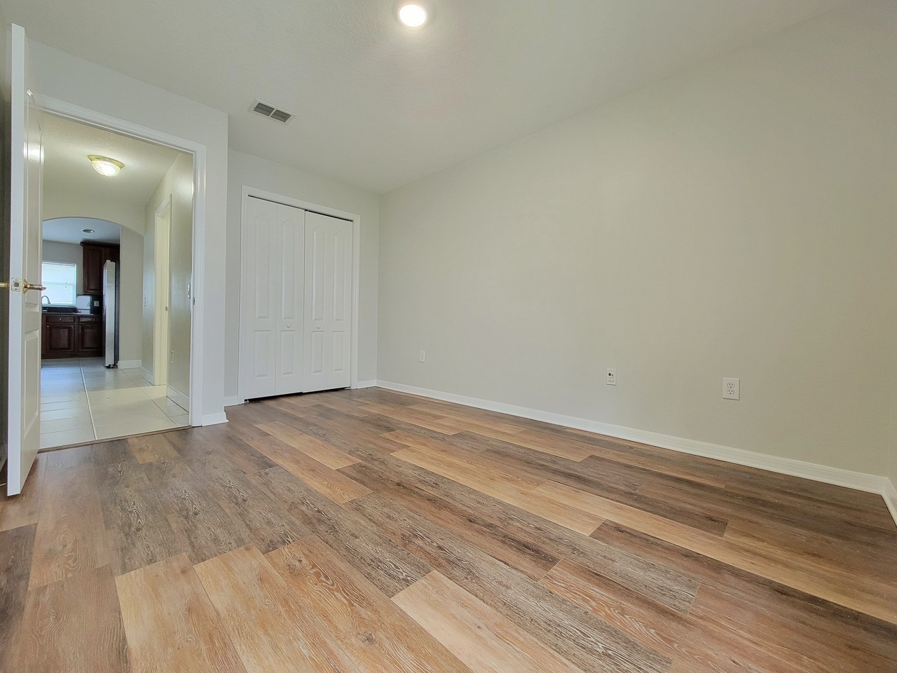 16221 Nottingham Park Way - Photo 7 of 50