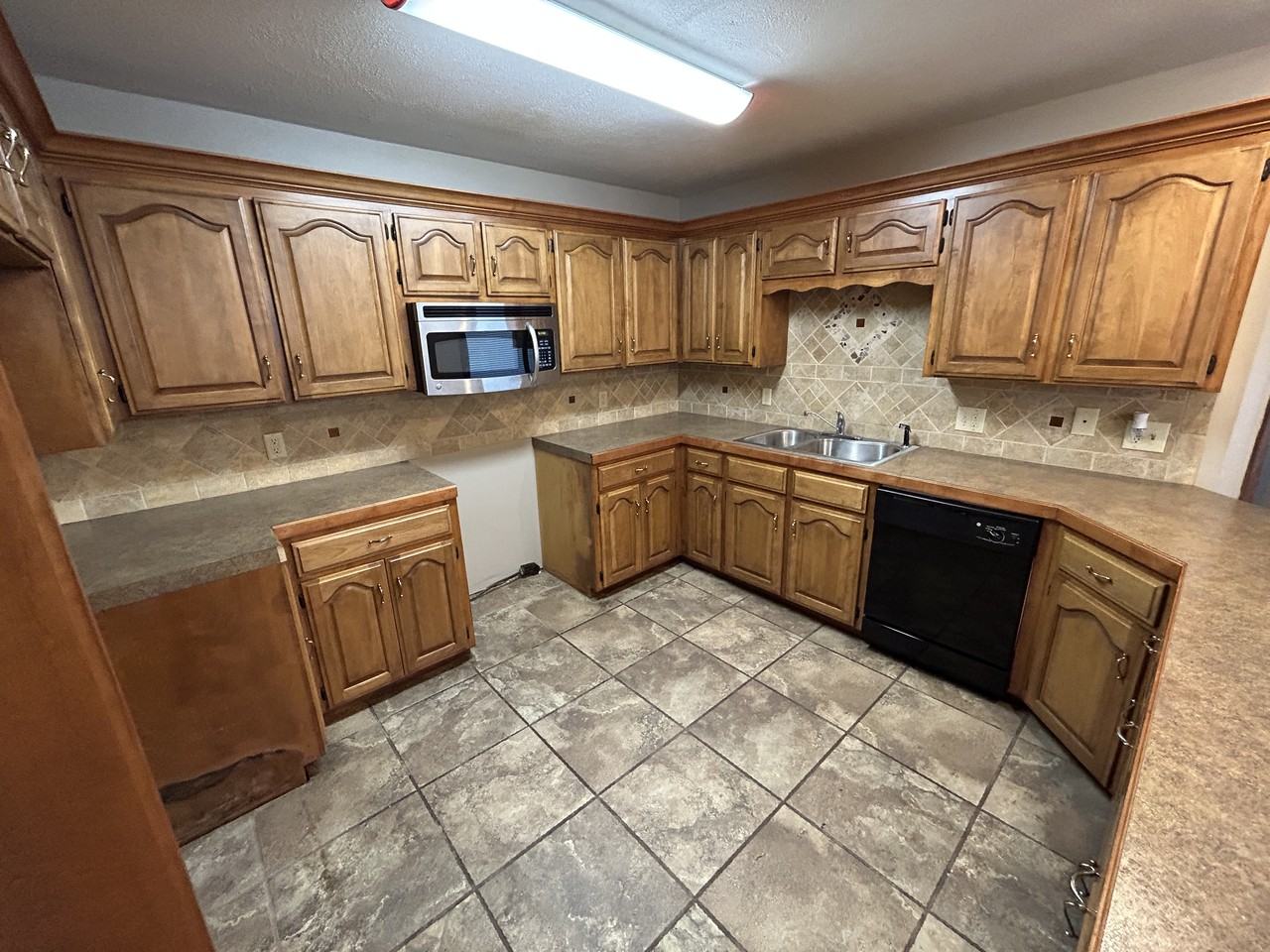 804 Drake Dr - Photo 4 of 12