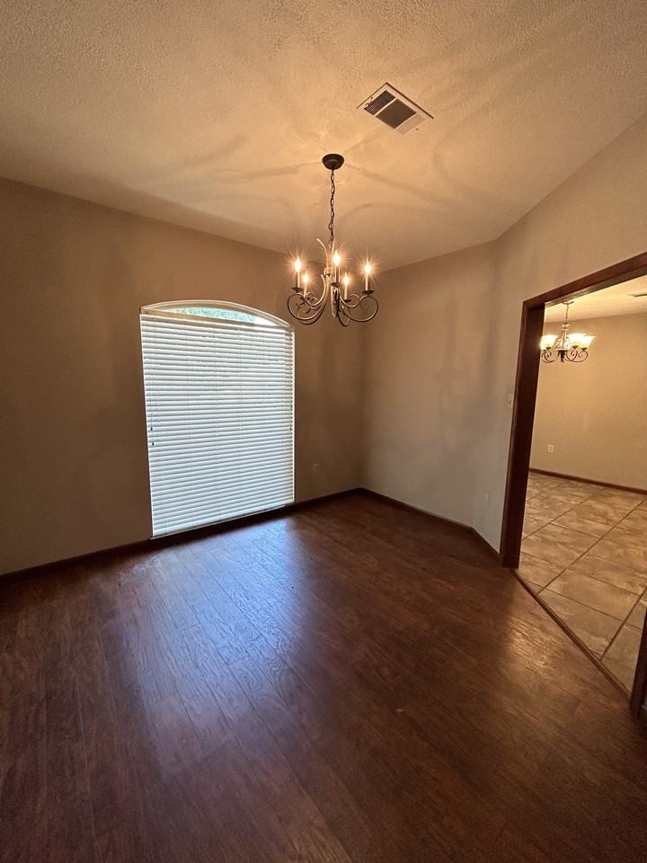 804 Drake Dr - Photo 5 of 12