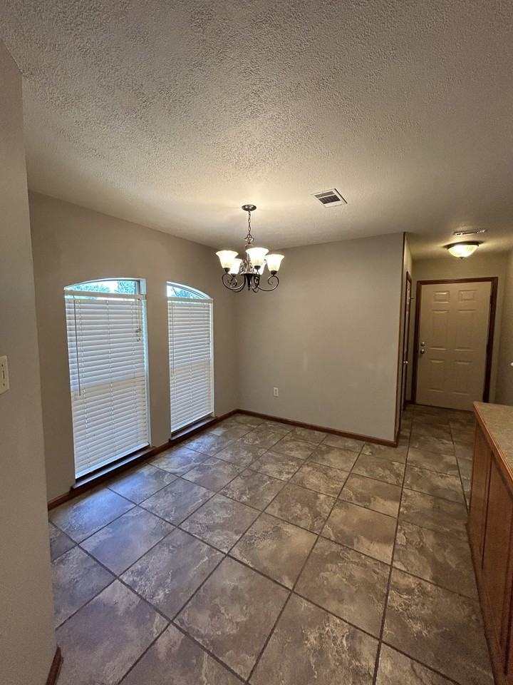 804 Drake Dr - Photo 6 of 12