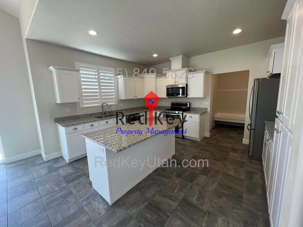 643 S Woodruff Way - Photo 2 of 27